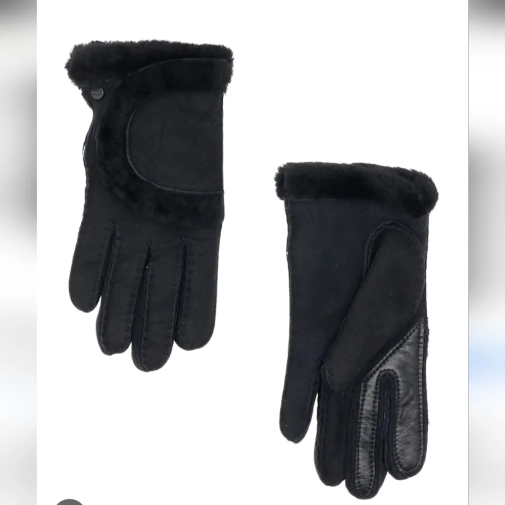 UGG Genuine Shearling Exposed Curve Seam Gloves